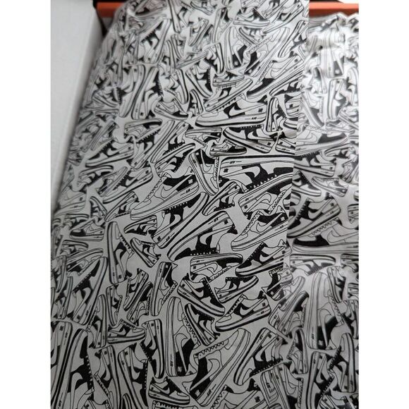 Nike Undefeated x Air Force 1 Low Total orange Men's 8 - Picture 11 of 11